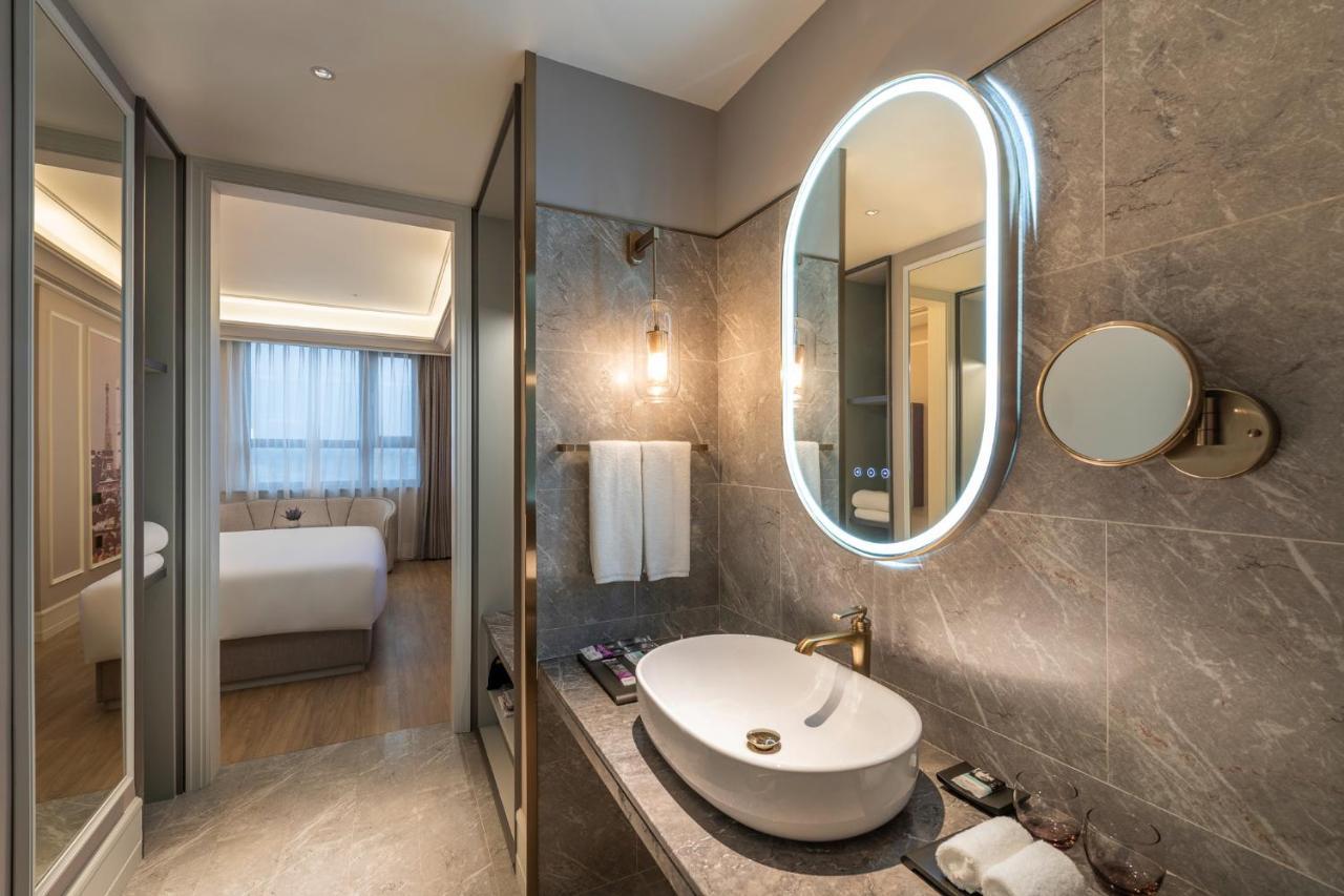 Mercure Hongqiao Hotel 4*